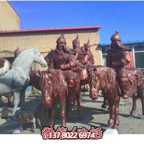 巨型騎士馬銅雕塑，點(diǎn)綴景區(qū)廣場(chǎng)