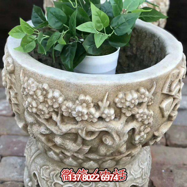 精美藝術(shù)石雕花盆，讓繁復(fù)多彩的花紋與浮雕結(jié)合，打造出精美的大理石雕塑