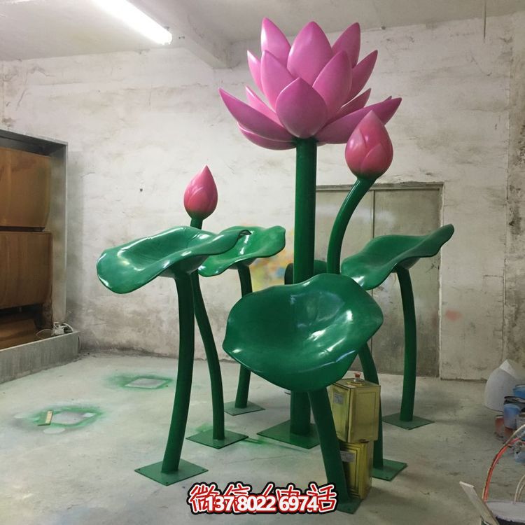 大型不銹鋼彩繪蓮花擺件，為游樂(lè)場(chǎng)、商場(chǎng)、戶外公園增色