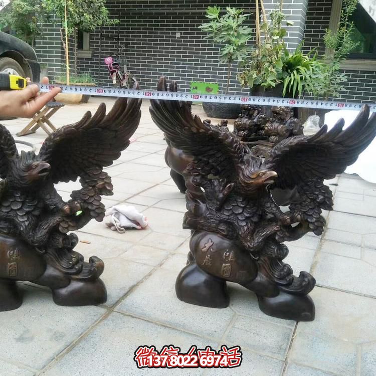 玻璃鋼老鷹雕塑，個(gè)性擺放商場(chǎng)裝飾