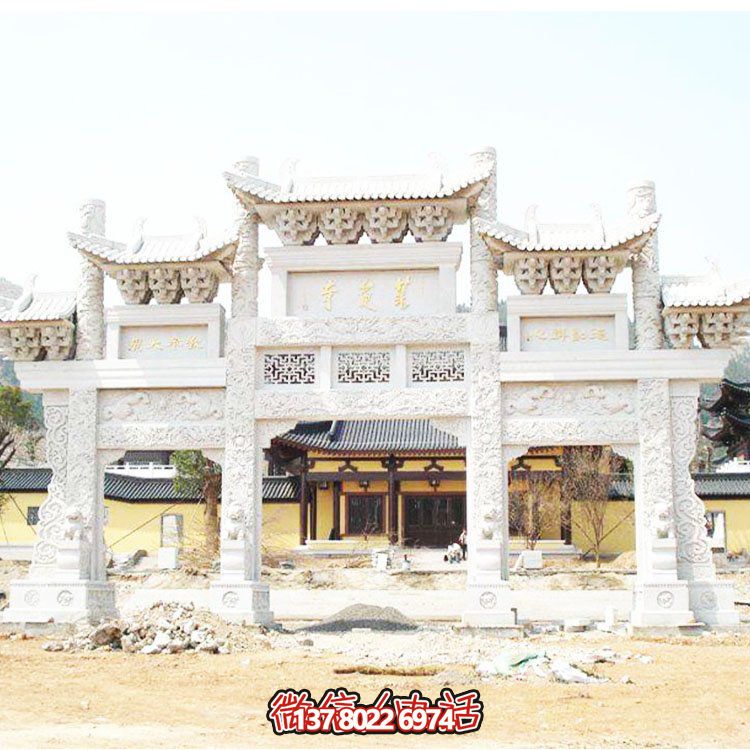 精細(xì)工藝刻石牌坊，裝點(diǎn)小區(qū)村口