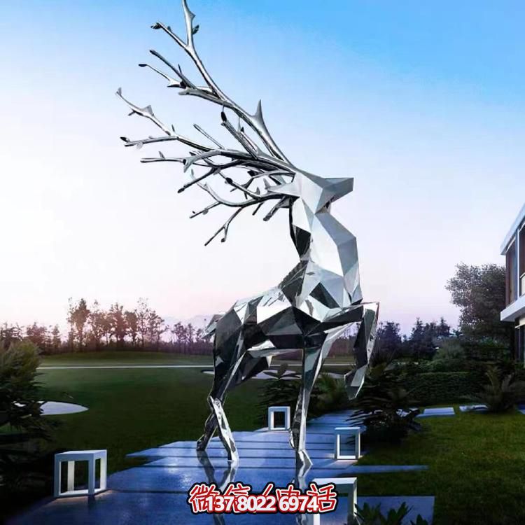 不銹鋼幾何形鏡面彩繪擺件，為校園景觀戶外售樓處帶來時尚美感