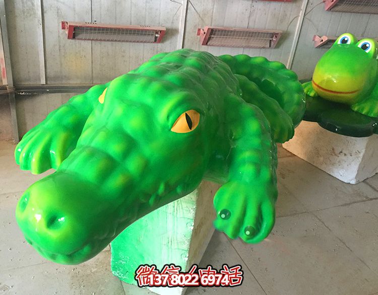 玻璃鋼鱷魚雕塑，為游樂場裝飾添彩