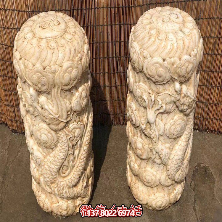 精美石柱浮雕擺件，添上龍庭院門口的濃濃文化氣息
