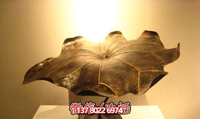 精美銅雕荷葉雕塑，添彩廣場環(huán)境