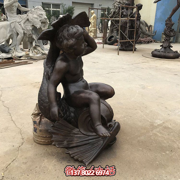 創(chuàng)意銅雕魚坐椅，讓兒童享受景觀之美