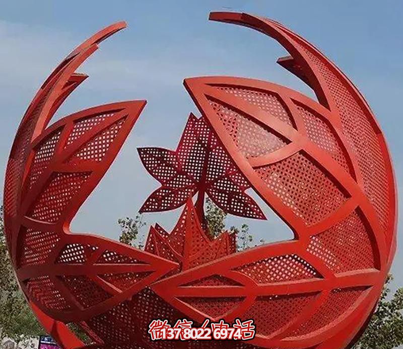 不銹鋼楓葉球形雕塑，點(diǎn)綴廣場景觀