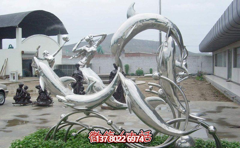 一群活躍海豚，為游樂(lè)園帶來(lái)更多樂(lè)趣——不銹鋼海豚雕塑