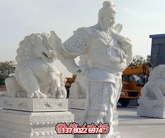 漢白玉大型關(guān)公雕塑，增添景觀美感