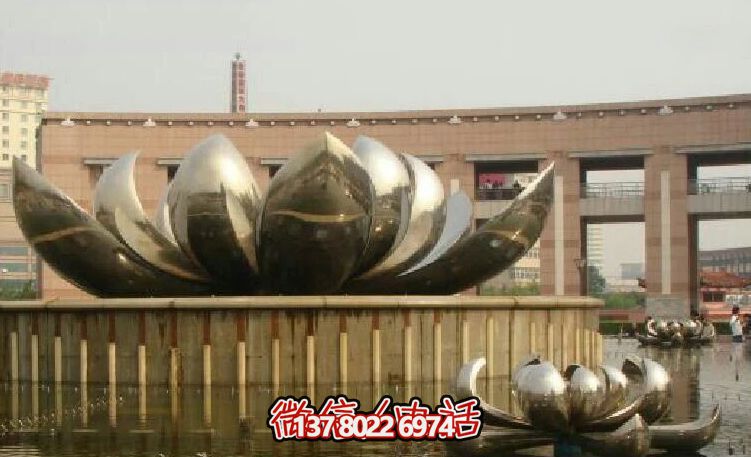 不銹鋼荷花雕塑，美化家園，增添小區(qū)公園戶外環(huán)境