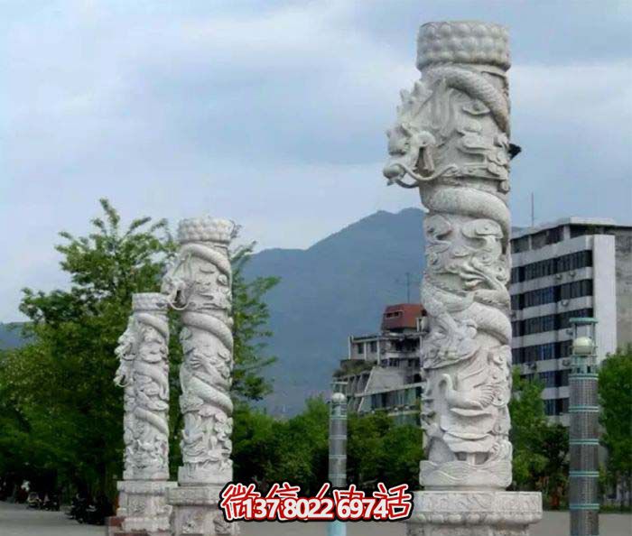 集大理石、石雕、龍柱于一體的大理景觀廣場(chǎng)