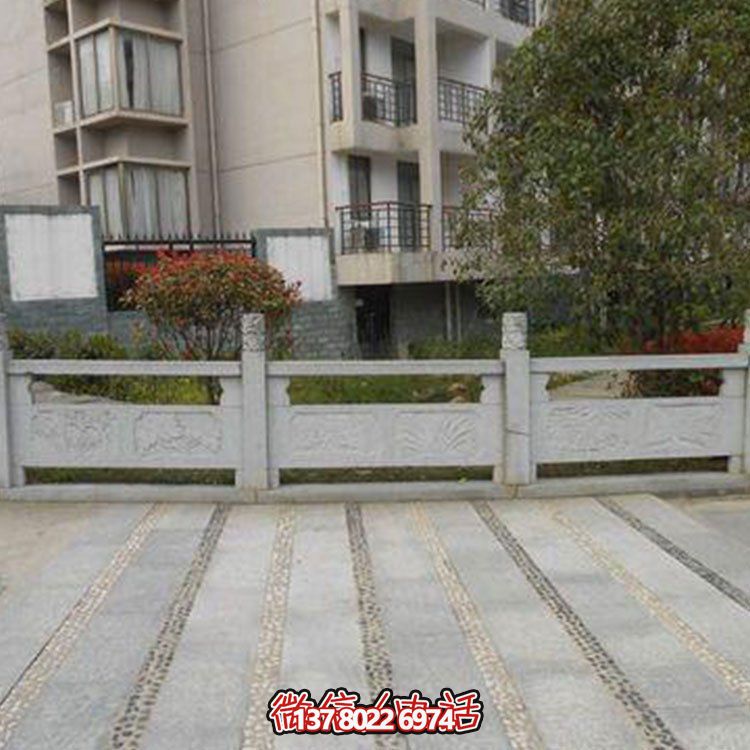 高品質青石雕刻欄桿欄板，為您的小區(qū)裝飾添彩