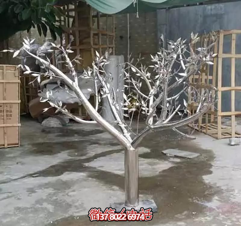 柏不銹鋼樹雕塑，點(diǎn)綴景區(qū)戶外空間