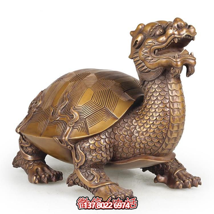 巨型銅雕龍龜?shù)袼?，拙樸寺廟裝點(diǎn)