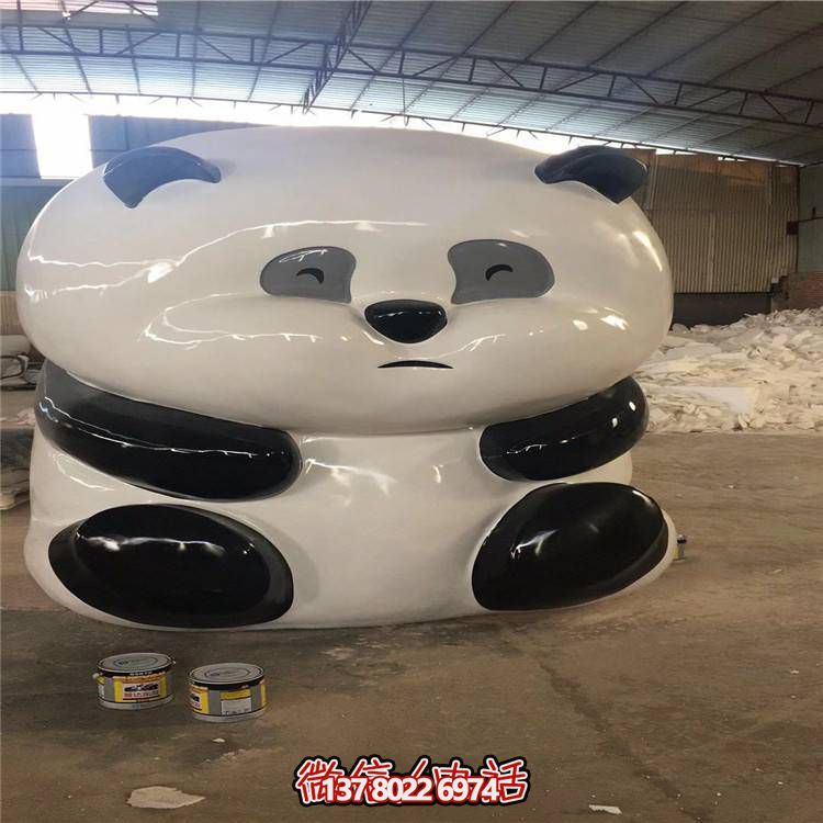 玻璃鋼雕塑熊貓公仔，環(huán)?？ㄍ〝[放裝飾商場