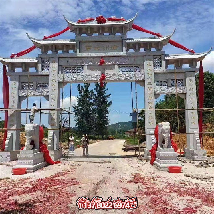 集道路四柱、花崗巖、花崗石雕和牌樓于一體的精美絕倫藝術(shù)品