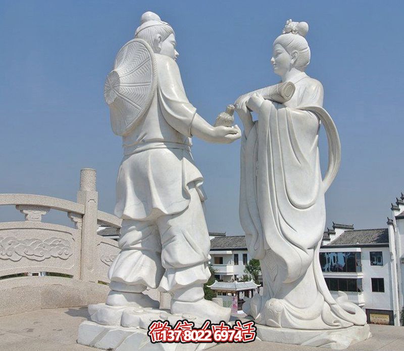 古代牛郎織女石雕，擺放于花園廣場，帶來漢白玉般的浪漫氣息