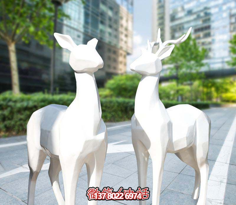 玻璃鋼梅花鹿雕塑，為你的廣場(chǎng)增添經(jīng)典藝術(shù)氣息