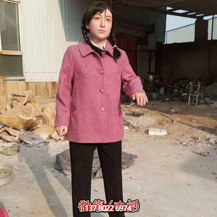 玻璃鋼仿真女孩雕塑，打造景區(qū)精美環(huán)境