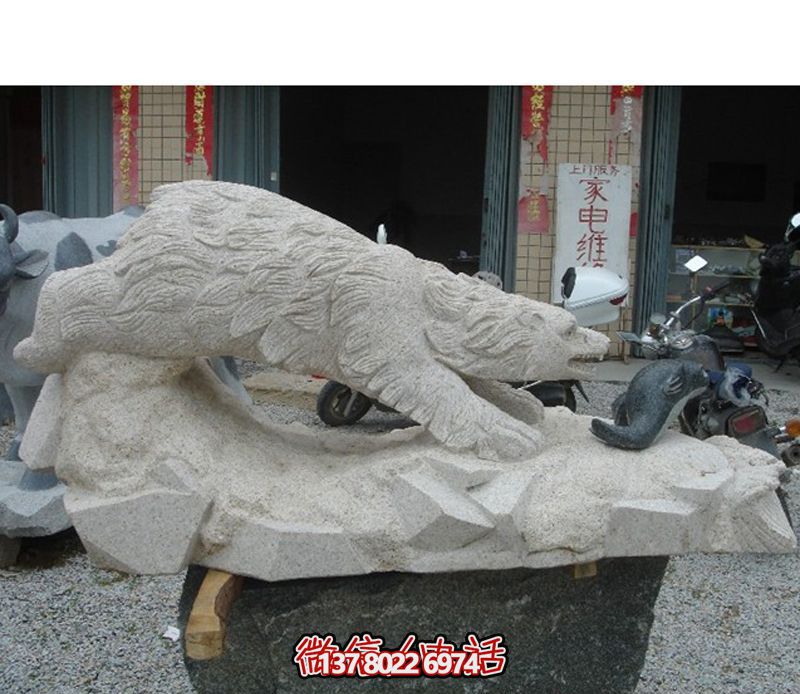 北極熊玻璃鋼雕塑，讓街道邊擺放創(chuàng)意爬行玻璃