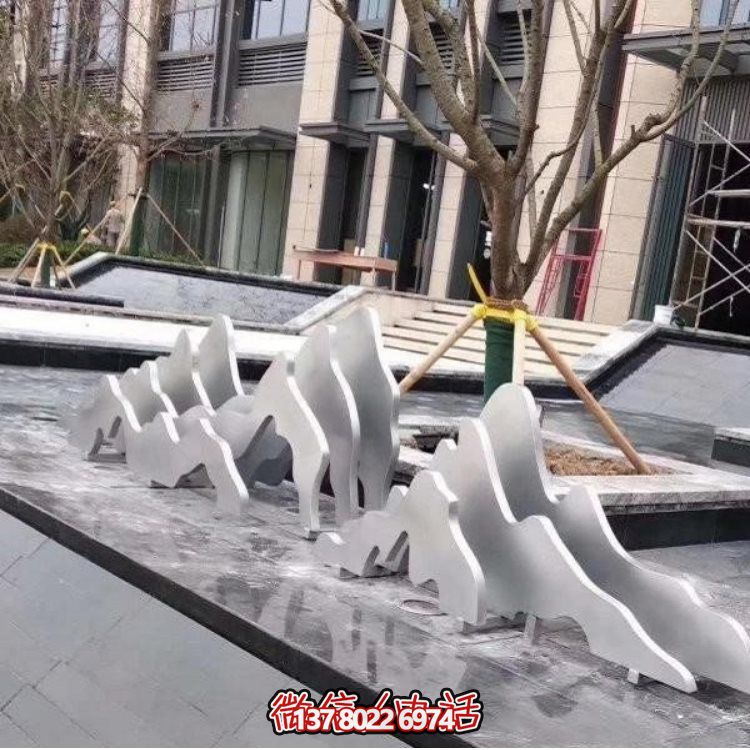 融合唯美抽象，完美裝點(diǎn)小區(qū)景觀的不銹鋼噴泉水池雕塑