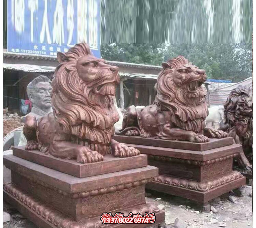 趴窩紅雕獅子仿真雕塑，守護(hù)晚霞鎮(zhèn)宅之美