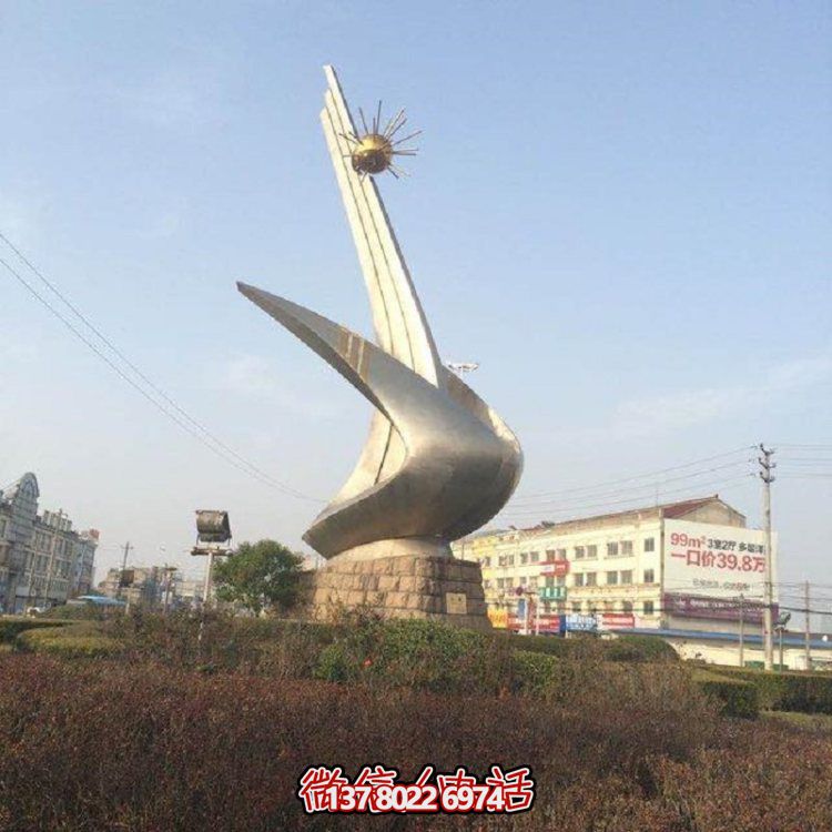 大型不銹鋼鏡面擺件，點綴美麗園林景觀