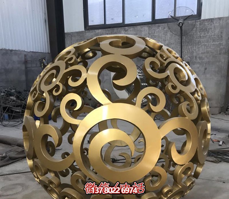 不銹鋼鏤空球雕塑，美化戶(hù)外景觀