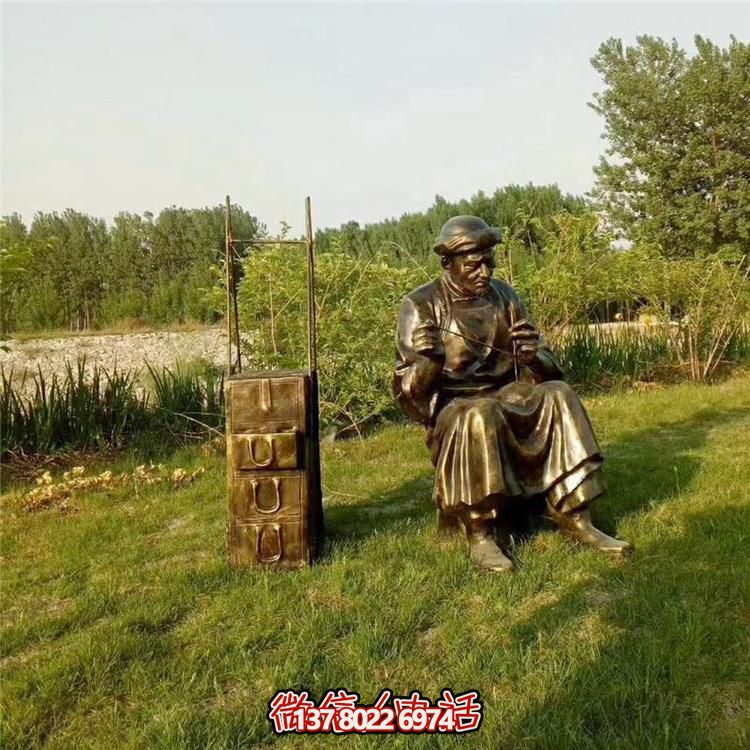 藝術精美的銅雕人物雕塑，點綴美麗的戶外園林景觀