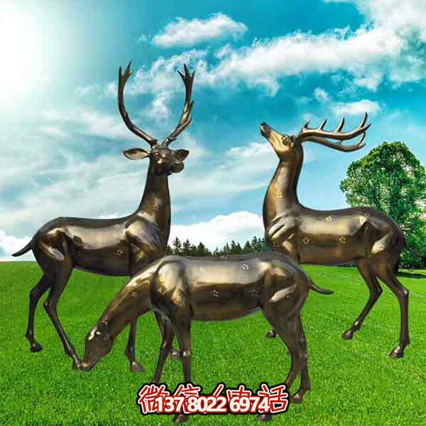仿銅梅花鹿雕塑，裝點(diǎn)玻璃鋼園林