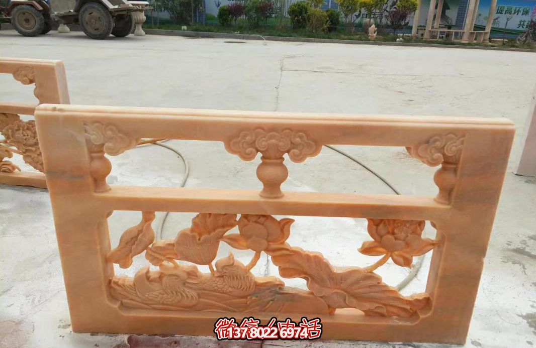 紅色浮雕護(hù)欄，點(diǎn)綴陽臺庭院裝飾
