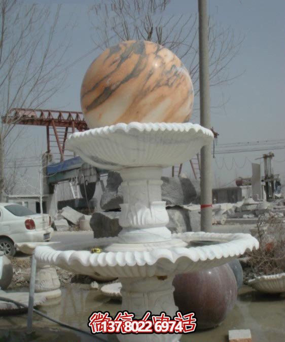 公園完美融合大理石、風(fēng)水球、噴泉和雕塑的美景