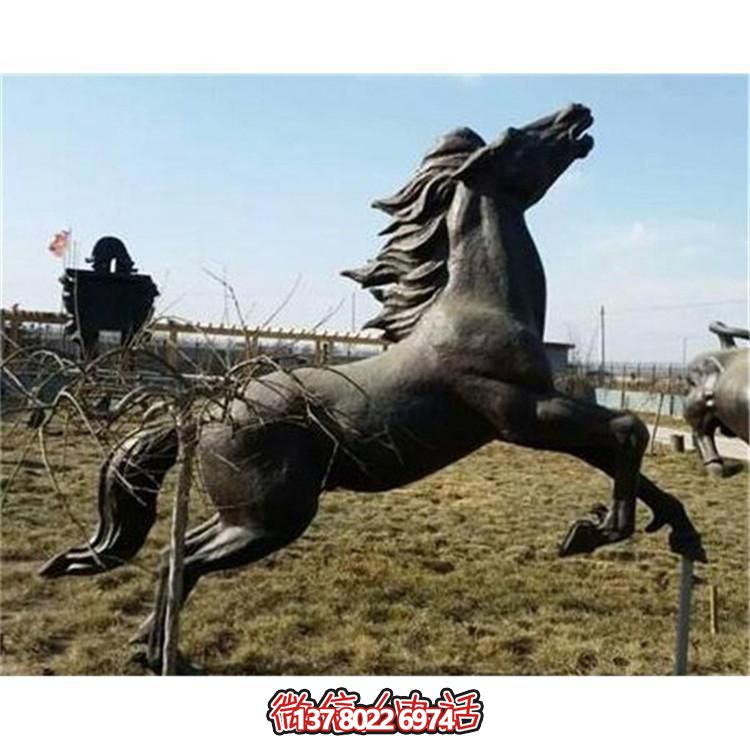 大型銅雕塑，為園林廣場擺放奔跑馬