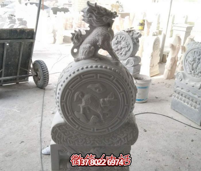 酒店門(mén)口創(chuàng)意石雕抱鼓石上面的麒麟雕塑 酒店門(mén)口創(chuàng)意石雕抱鼓石上面的麒麟雕塑